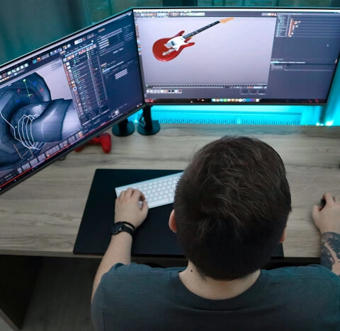Persona utilizando una herramienta para Editar Videos