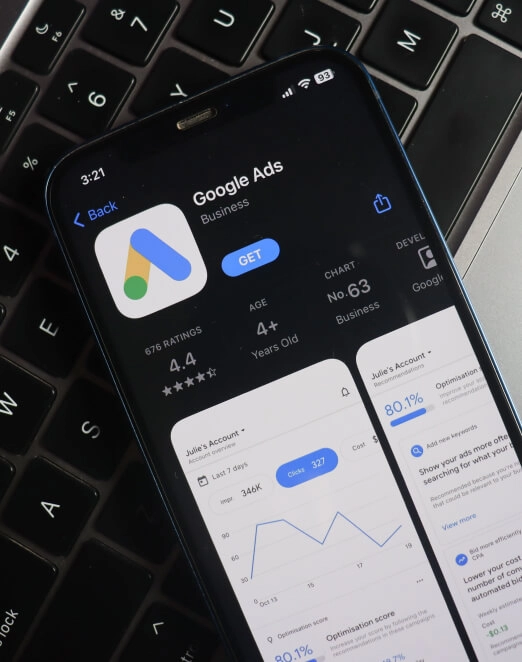 Celular con aplicación de Google Ads